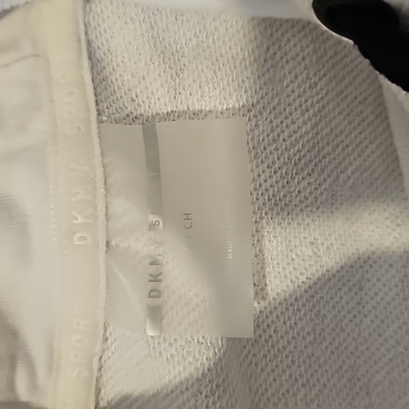 STUNNING DKNY WHITE HOODIE DRESS - Picture 4 of 9